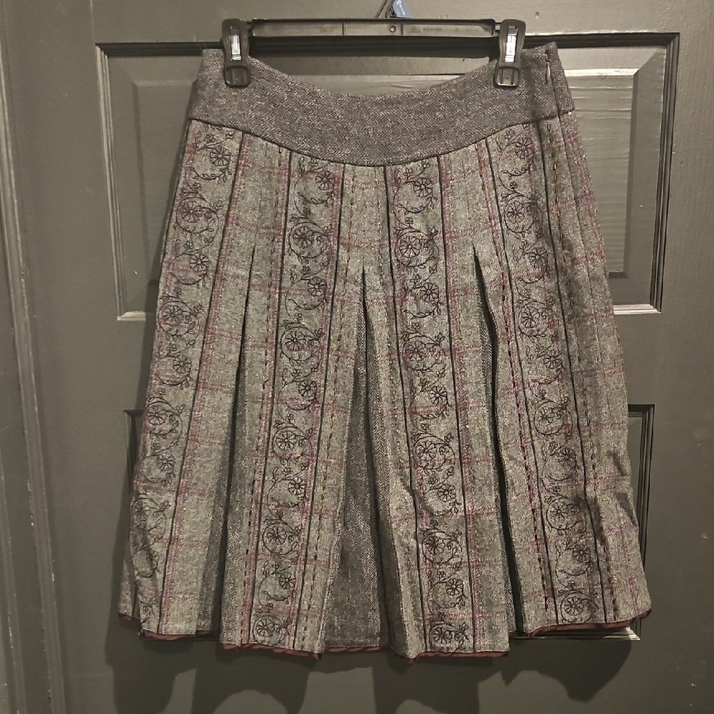 LOFT Black and Gray Patterned A-Line Skirt